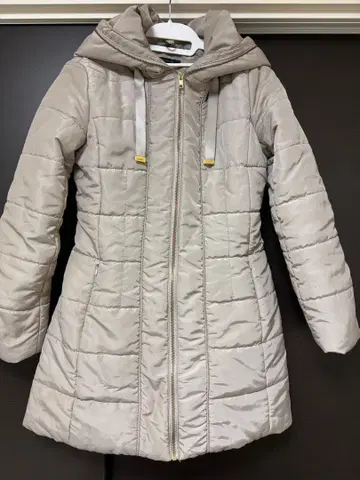 후드 부착 베이지 패딩 자켓