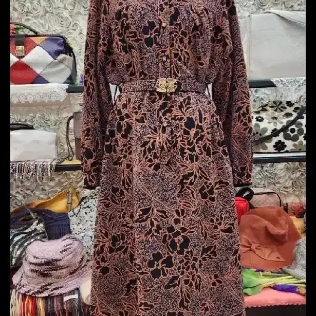 Striped Shirring Long Onepiece 77~88 on Bunjang Global Site.