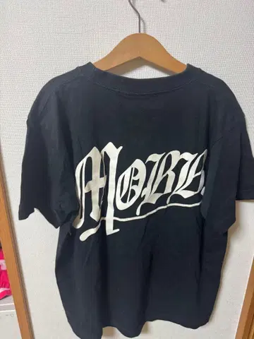 MOBB 블랙 티셔츠