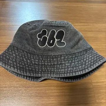 도시 보이즈 TB2 로고 햇 (병행 세계 디자인)