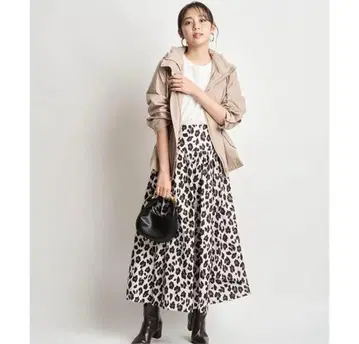 저스길리티 레오파드 스커트