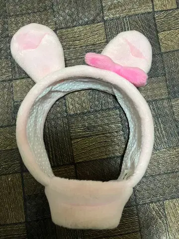 토끼 귀 달린 핑크 헤드밴드