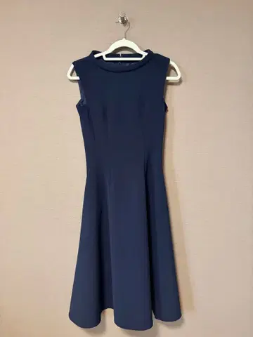 네이비 슬리브리스 플레어 원피스 사이즈 34