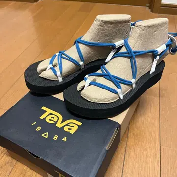emmi x teva MIDFORM INFINITY 샌들