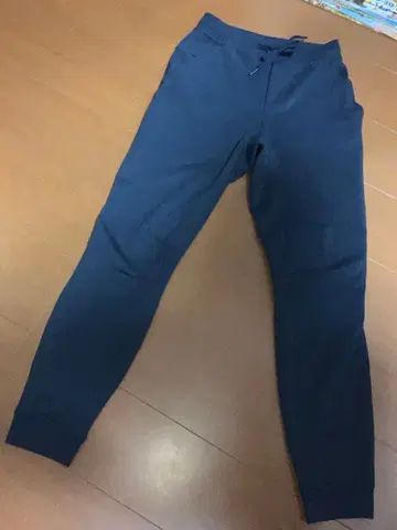 룰루레몬 네이비 조거 팬츠 S 사이즈