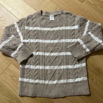 젤라또피케 아이보리 니트