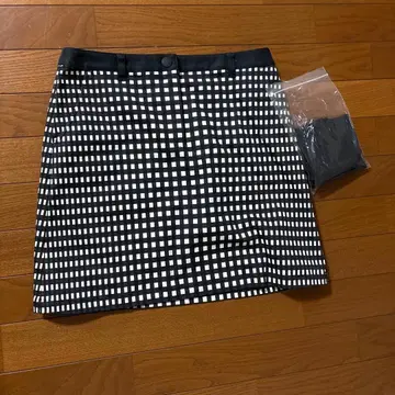 체크 무늬 골프 스커트