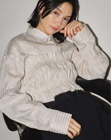 투데이풀 스트라이프 개더 크롭 셔츠