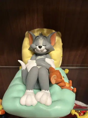 톰과 제리 누워있는 피규어 약 15cm