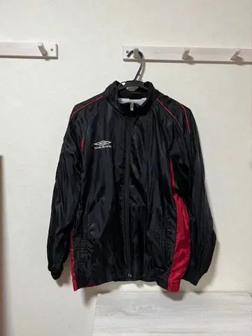 UMBRO 나일론 자켓 블랙/빨간색