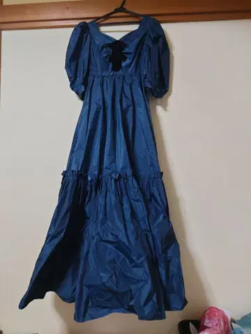 다크 블루 롱 드레스 퍼프 슬리브 연주회 등