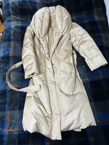 베이지 후드 부착 다운 자켓 여성용