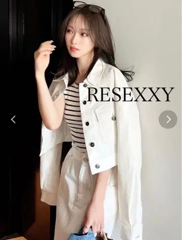 [새상품급] RESEXXY 스티치 디자인 숏 자켓