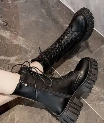 새상품 부츠 통굽 사이드 지퍼 24.5 숏부츠 여성용 블랙