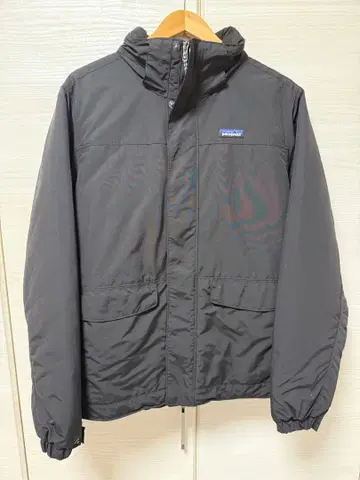 Patagonia 이스마스 자켓 블랙 후드 부착
