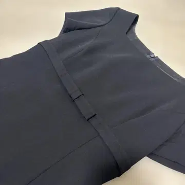 FOXEY 네이비 반팔 무릎 기장 원피스