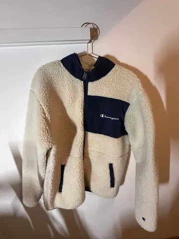 Champion 플리스 자켓 크림색 네이비