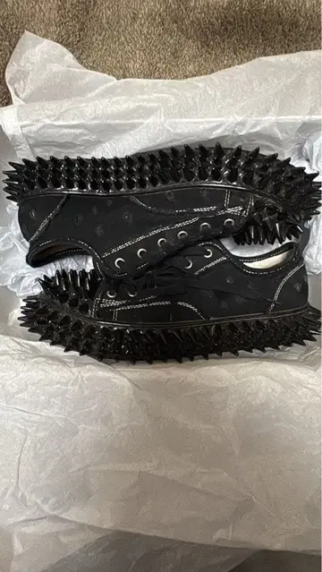 더블렛 스트레인지스트 컴포트 블랙 스니커즈