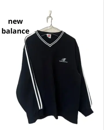 newbalance 뉴발란스 V넥 트레이닝복 로고 자수 소매 라인