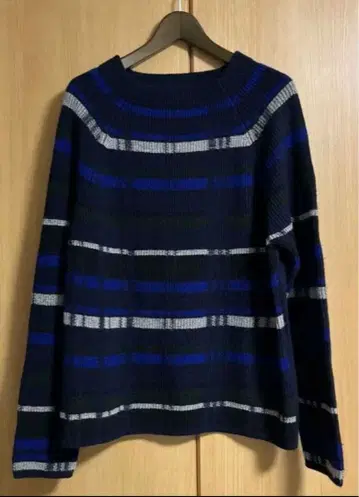 COOHEM 스트라이프 니트 스웨터