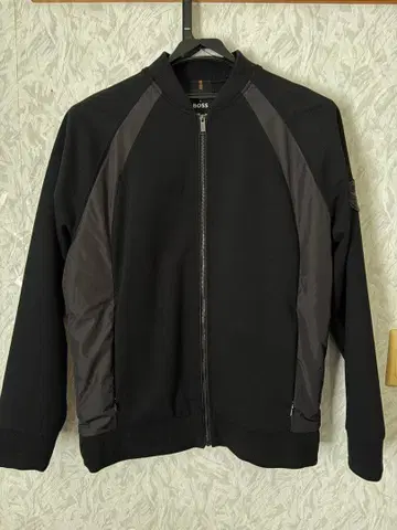BOSS 포르쉐 콜라보 블랙 자켓 MA-1