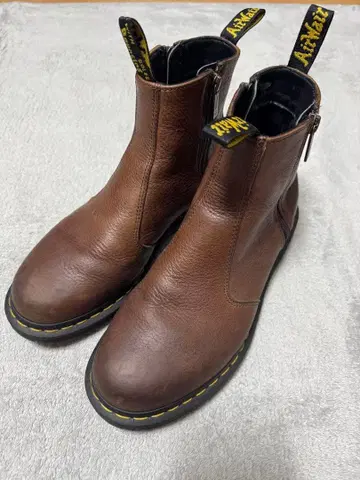 닥터마틴 사이드 지퍼 첼시 부츠 브라운