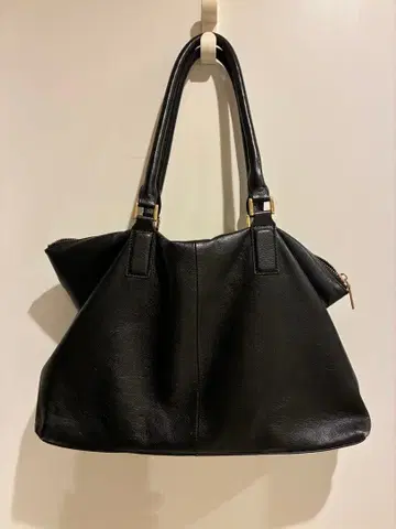 CHARUP 블랙 가죽 토트백