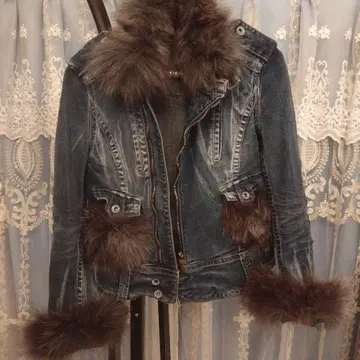 퍼가 달린 데님 자켓