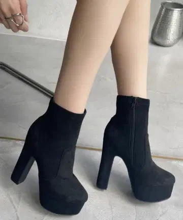 통굽 하이힐 스트레치 부츠 DEMETER