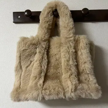 [ 새상품급 ] MOONBAT 문배트 faux fur 퍼 핸드백