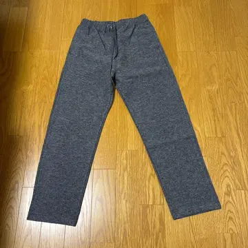 그레이 스트레이트 레그 슬랙스