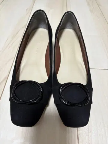 오데트 에 오딜 펌프스 23cm