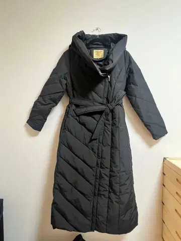 후드 부착 롱 다운 자켓 블랙