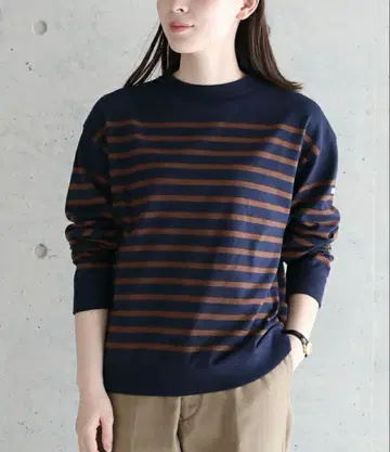 오르치발 패널 보더 맨투맨