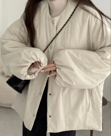 and Me - 아이보리 볼륨 슬리브 다운 자켓