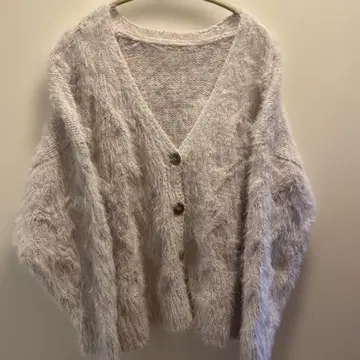 새상품급/in the groove 후와후와 V넥 가디건