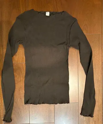 BASERANGE 브라운 티셔츠