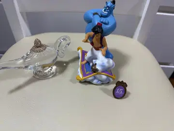 도쿄디즈니씨 15주년 기념품 알라딘과 지니 피규어 세트