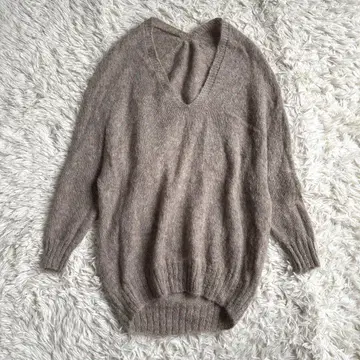 윔 가젯 V넥 니트 모헤어 코쿤 실루엣 알파카 베이지