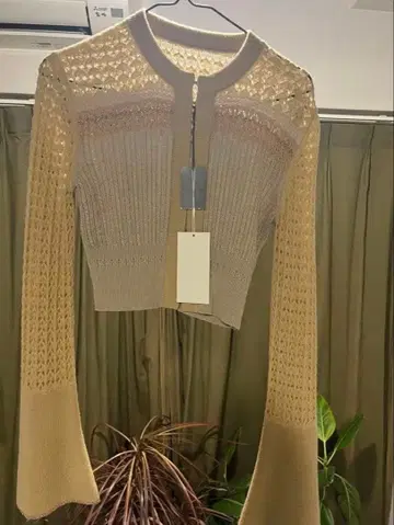 마메 쿠로고치 크롭 가디건