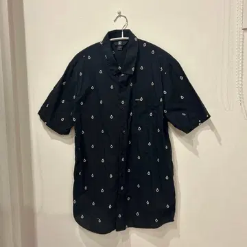 Volcom 반팔 셔츠 M 네이비 물방울 무늬