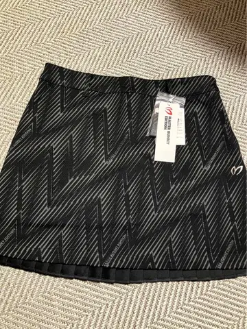 미사용 새상품 MASTER BUNNY EDITION 플리츠 스커트 블랙