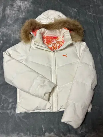 PUMA 숏 화이트 다운 자켓