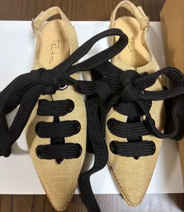 TELA 베이지 블랙 슬링백 펌프스
