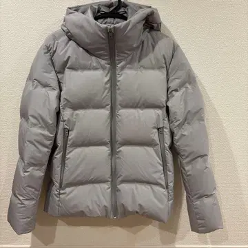 UNIQLO 심리스 다운 파카 3D 컷