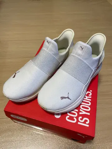 푸마 화이트 슬립온 스니커즈