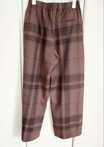 새상품급 갤러리 바이 브라운 계열 체크 무늬 팬츠 36 사이즈