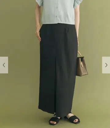 [택 포함 새상품] 어반 리서치 스트레치 센터턱 스커트