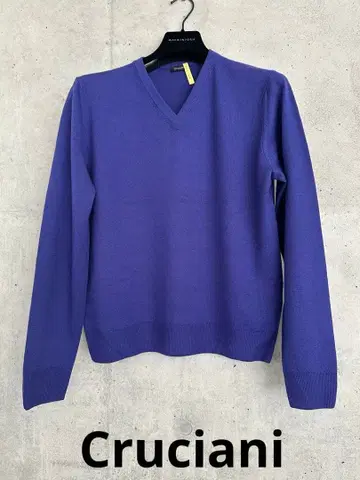 [ Cruciani 이탈리아제 ] V넥 니트 48 사이즈