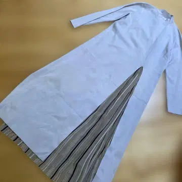 어도어 ADORE 베이지 2세트 롱 드레스 스트라이프